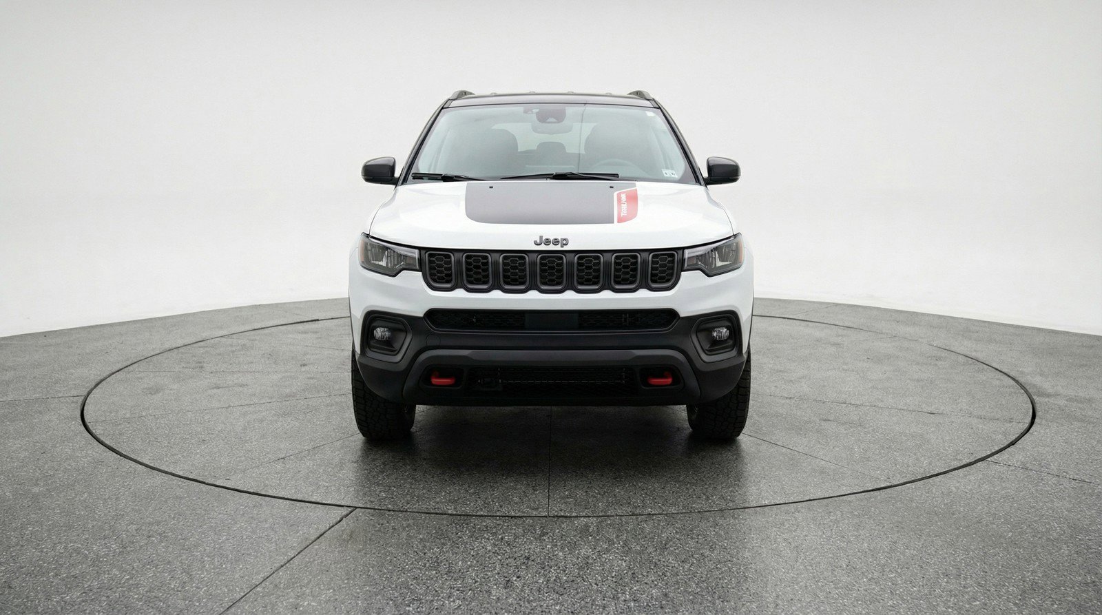 Used 2025 Jeep Compass Trailhawk image 2
