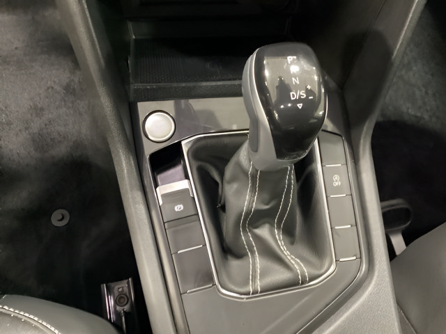Certified 2023 Volkswagen Tiguan SE FWD image 19