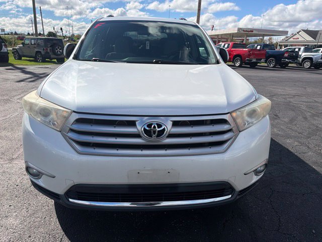 Used 2012 Toyota Highlander FWD w/ Tech Pkg image 2