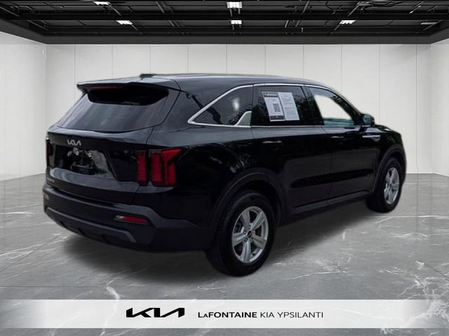 Used 2023 Kia Sorento LX FWD image 5