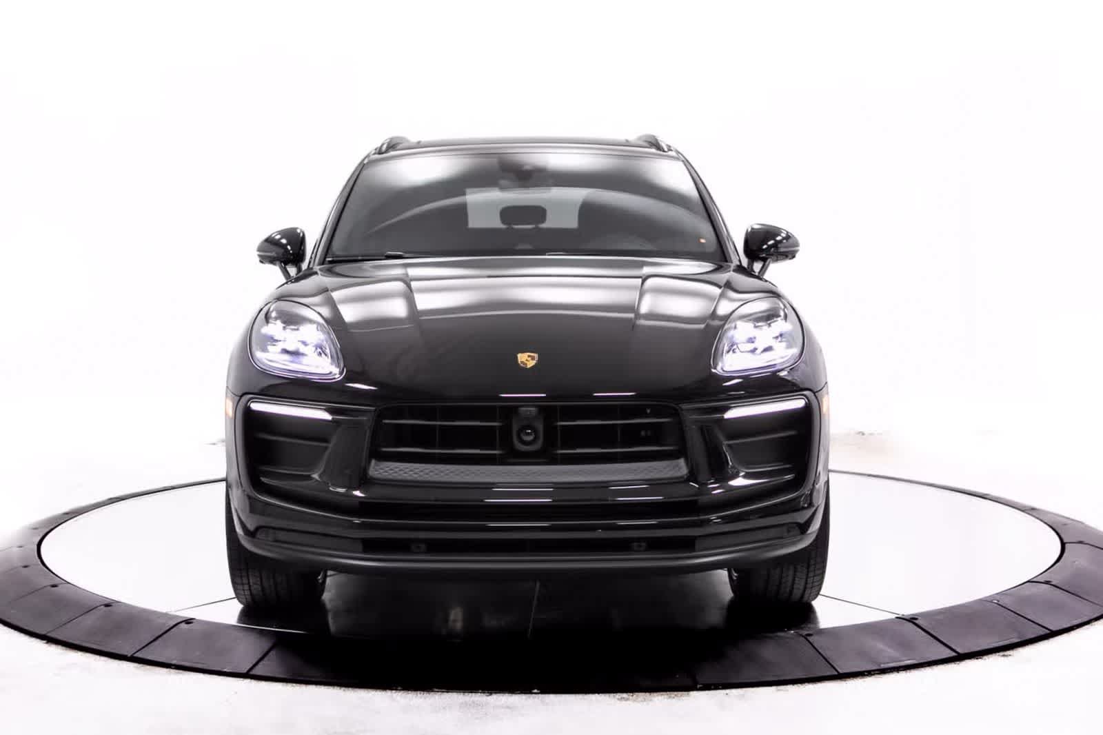 Used 2026 Porsche Macan AWD/4WD image 10
