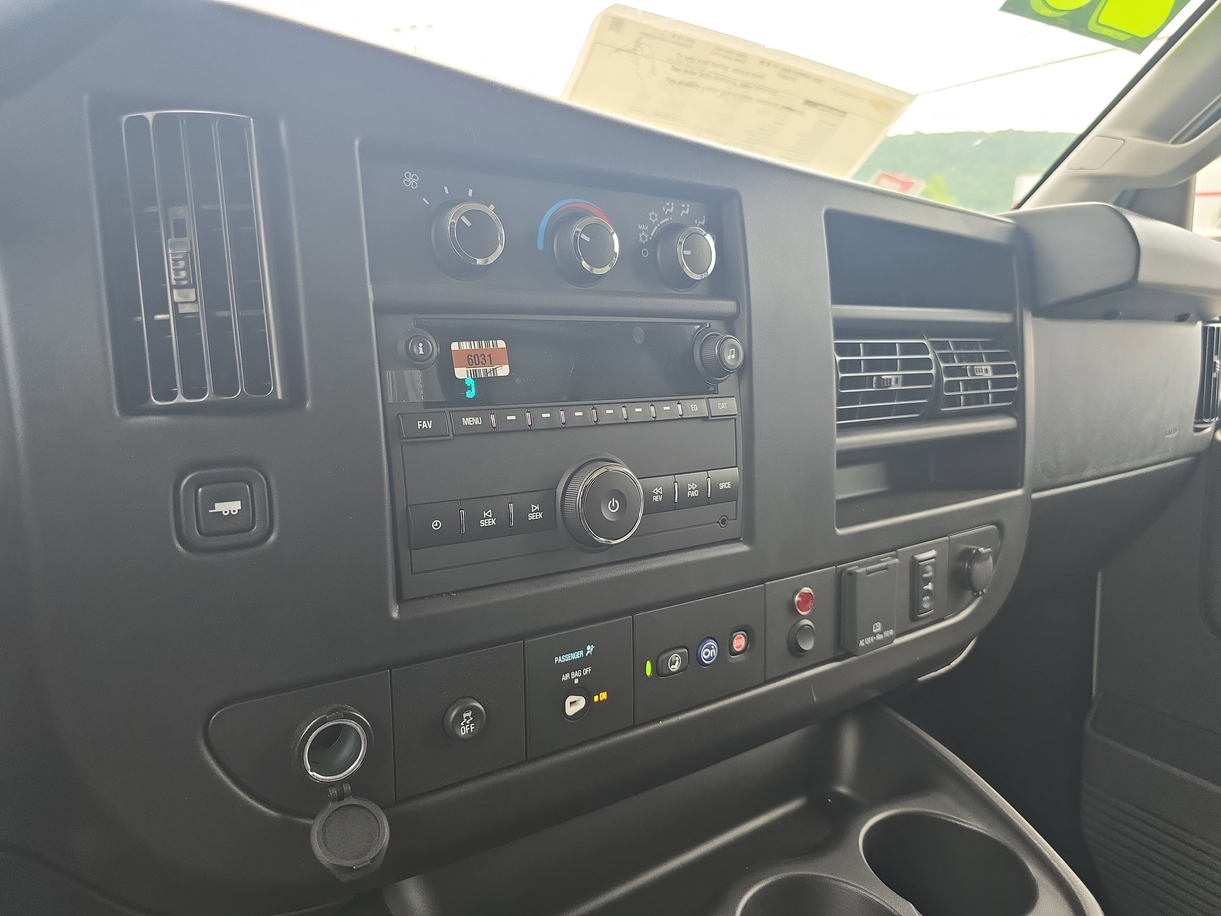 New 2025 Chevrolet Express 4500 Extended w/ Power Convenience Package image 21