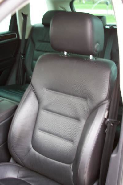 Used 2016 Volkswagen Touareg TDI AWD/4WD image 26