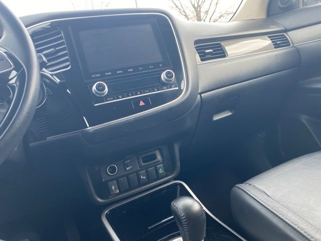 Used 2020 Mitsubishi Outlander SEL image 38