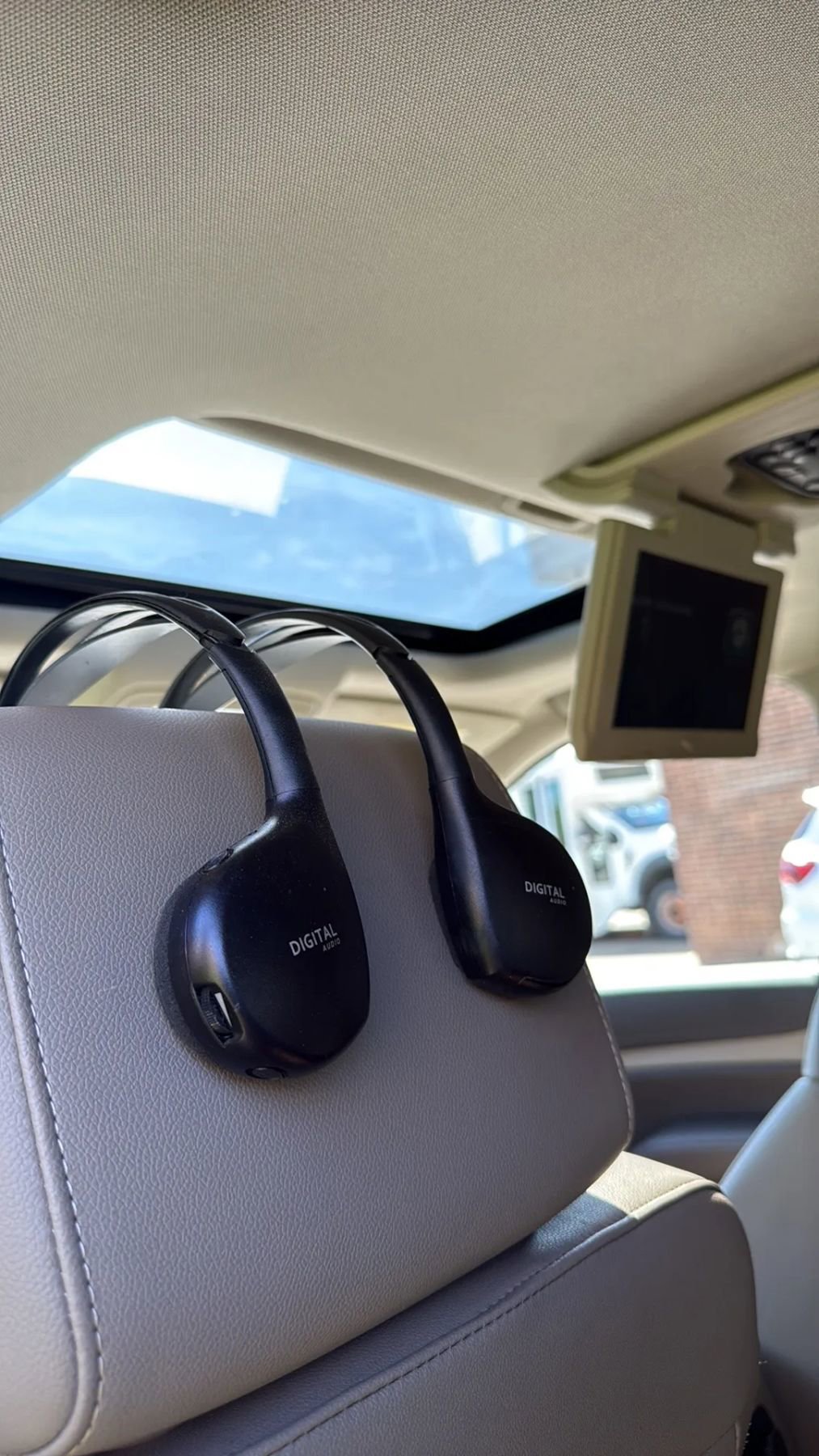 Used 2019 Chevrolet Tahoe LT w/ LT Signature Package AWD/4WD image 35