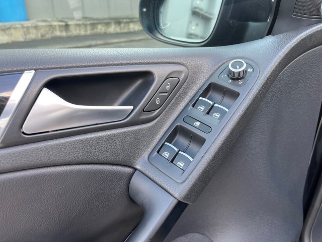 Used 2011 Volkswagen GTI 4-Door FWD image 10