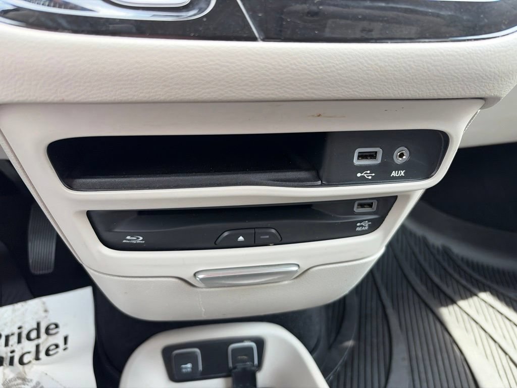 Used 2018 Chrysler Pacifica Touring-L Plus FWD image 28