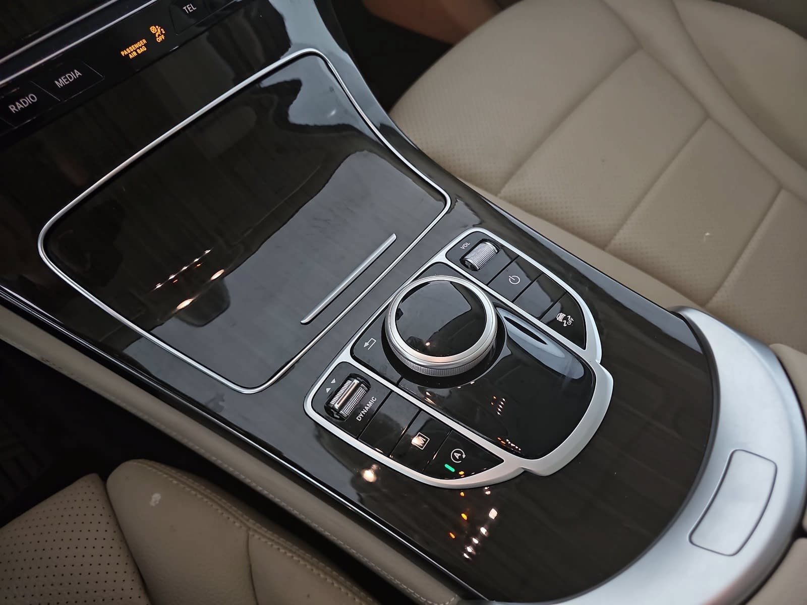Used 2019 Mercedes-Benz GLC 300 w/ Premium Package image 24