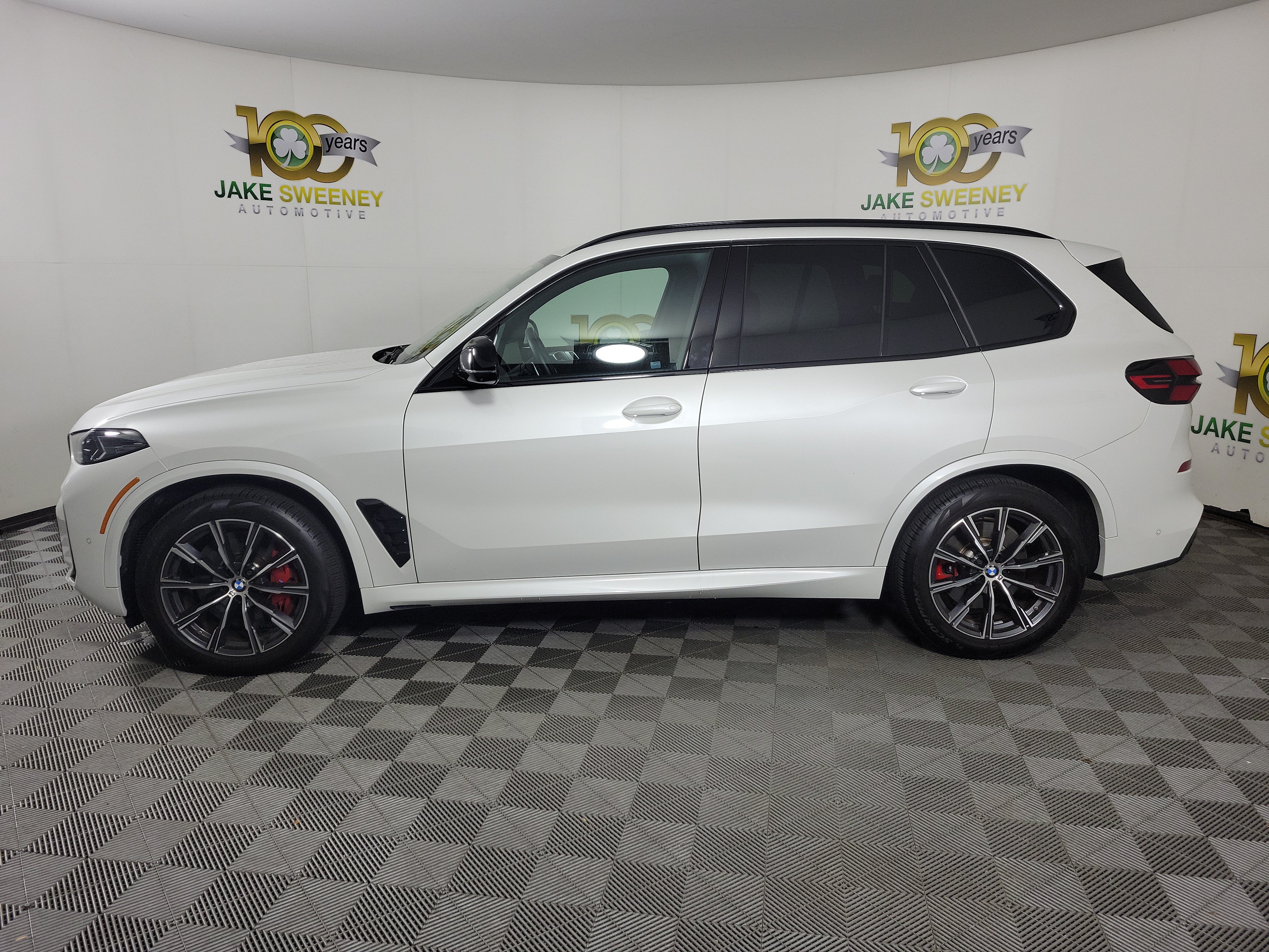 Certified 2024 BMW X5 M60i AWD/4WD image 4