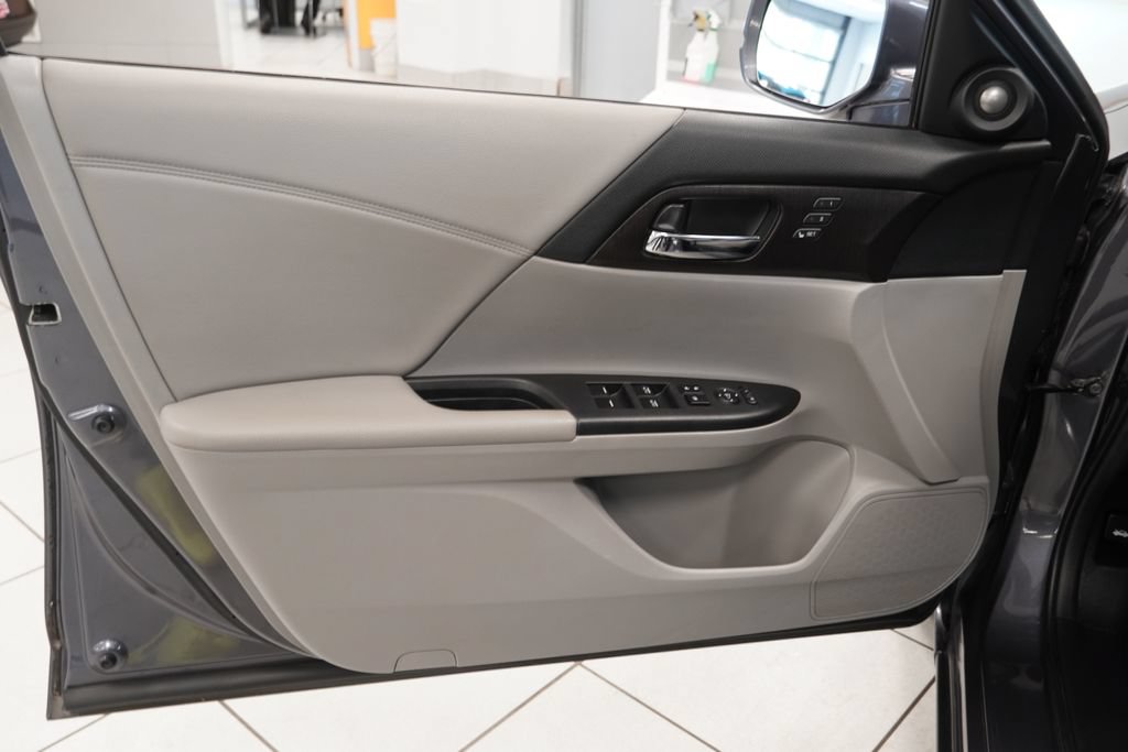 Used 2014 Honda Accord EX-L image 17
