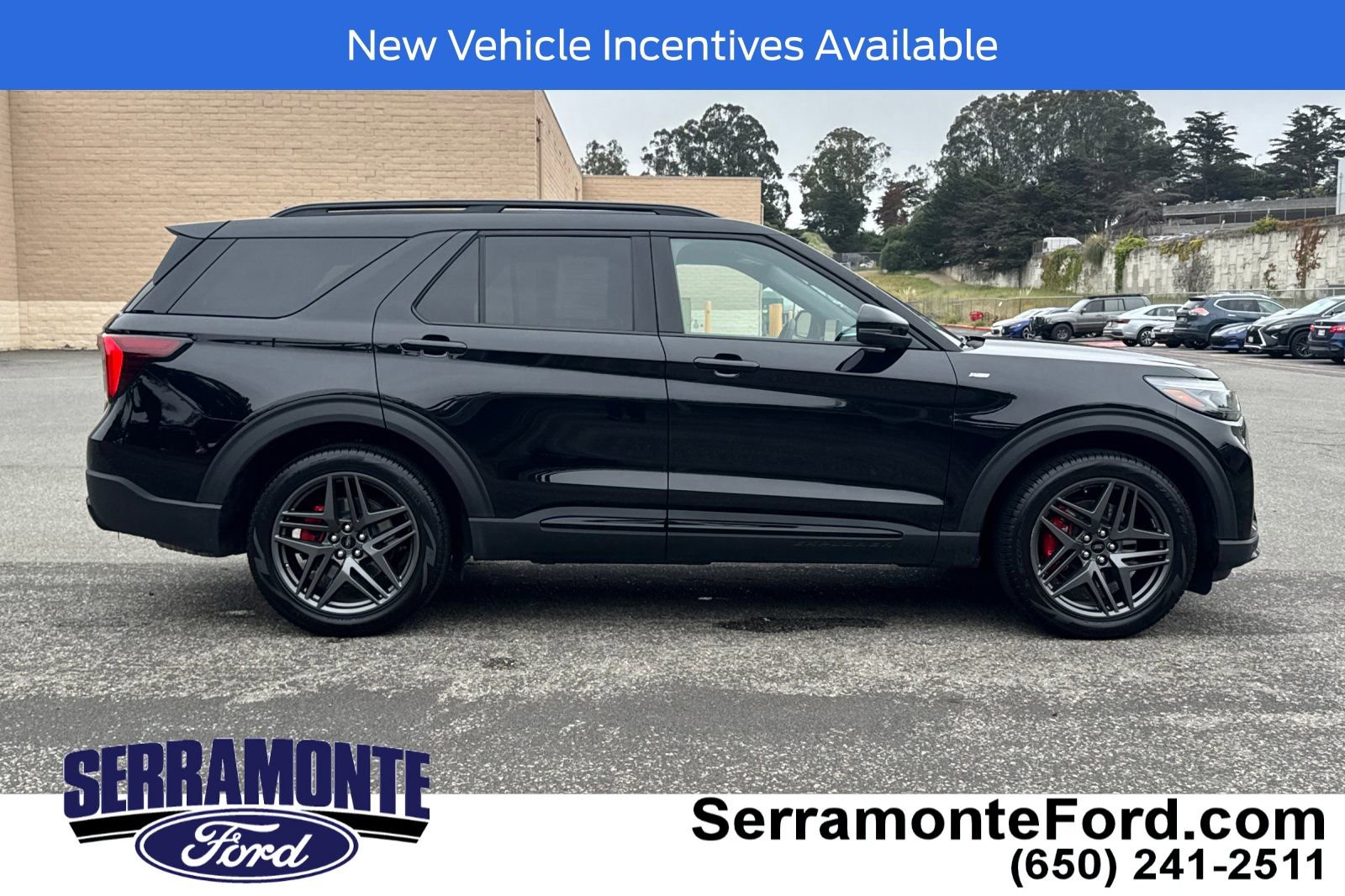 Used 2026 Ford Explorer ST-Line w/ ST-Line Street Pack AWD/4WD image 3