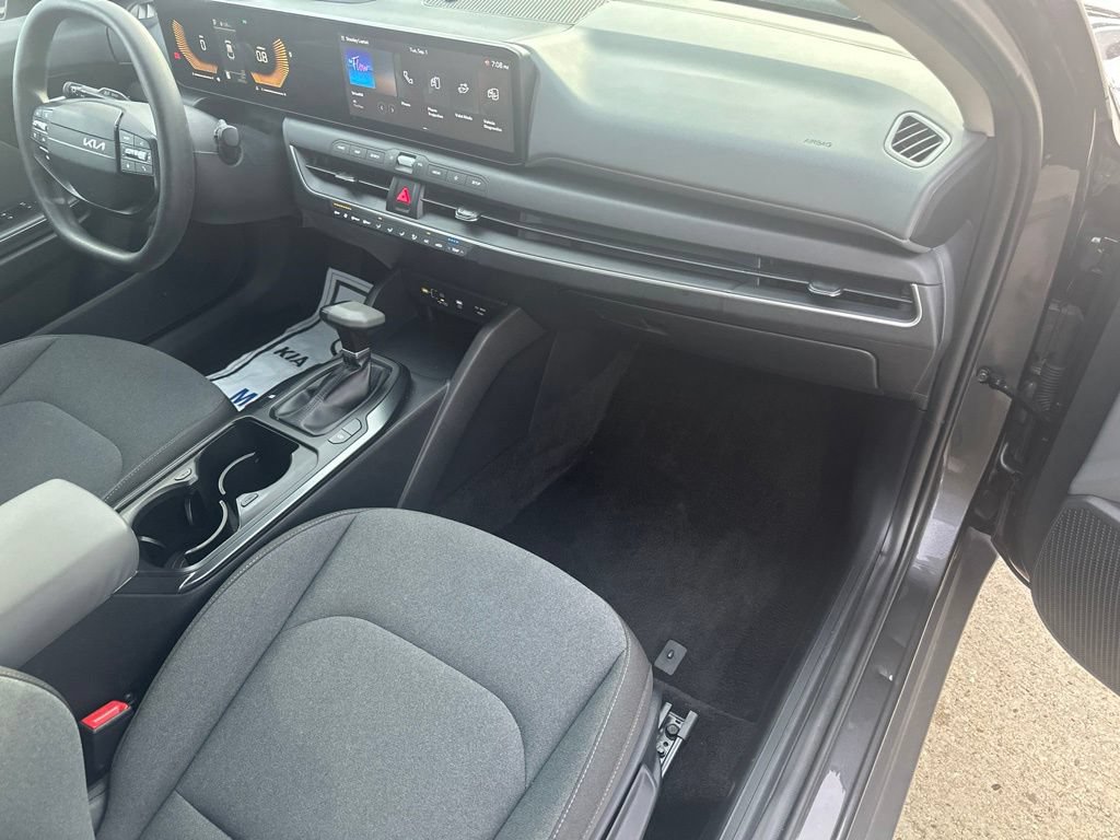 Used 2025 Kia K4 FWD image 34