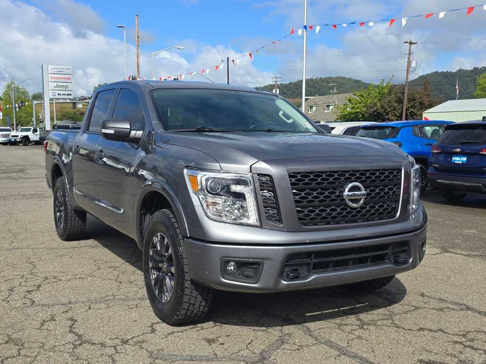 Used 2019 Nissan Titan PRO-4X AWD/4WD image 7
