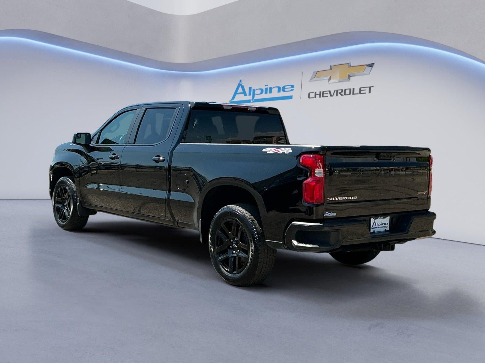 Used 2024 Chevrolet Silverado 1500 RST w/ Protection Package AWD/4WD image 3