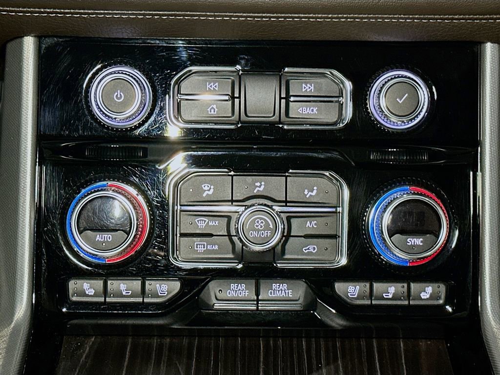 Used 2022 GMC Yukon XL Denali AWD/4WD image 13