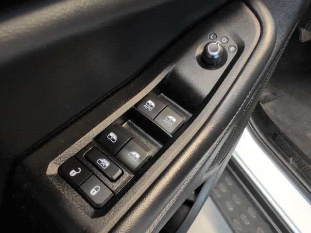 Used 2023 Jeep Grand Cherokee Laredo AWD/4WD image 13