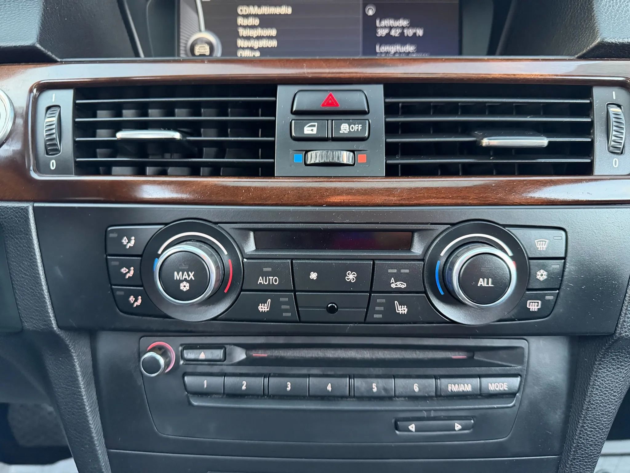 Used 2011 BMW 328i xDrive Coupe image 24