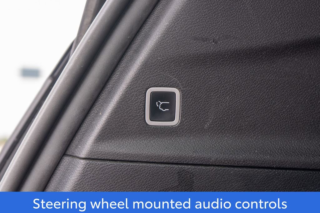 Used 2020 Chrysler Pacifica Touring-L w/ Premium Audio Group AWD/4WD image 10