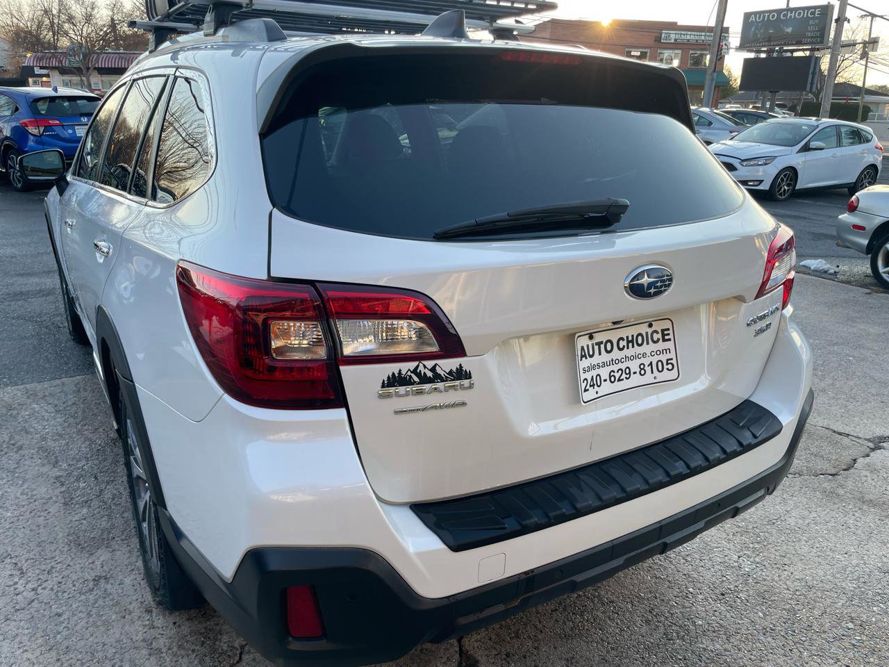 Used 2018 Subaru Outback 3.6R Touring image 8
