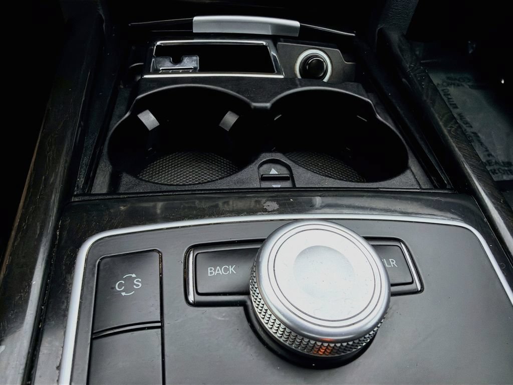Used 2010 Mercedes-Benz E 350 Sedan image 29