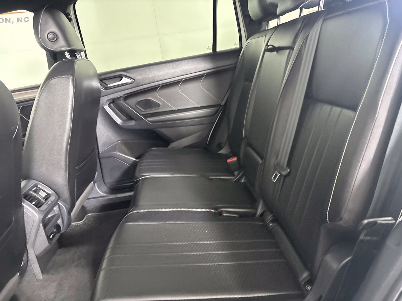 Used 2024 Volkswagen Tiguan SE R-Line AWD/4WD image 22