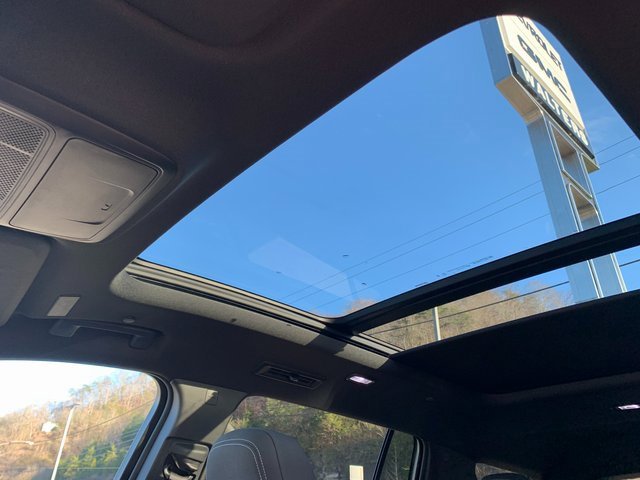 New 2026 Chevrolet Traverse LT w/ Sun and Wheel Package image 16