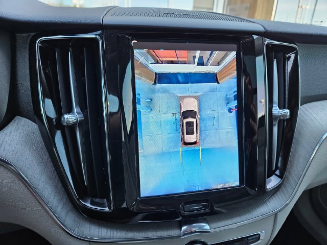 Certified 2024 Volvo XC60 T8 Plus w/ Protection Package Premier AWD/4WD image 31