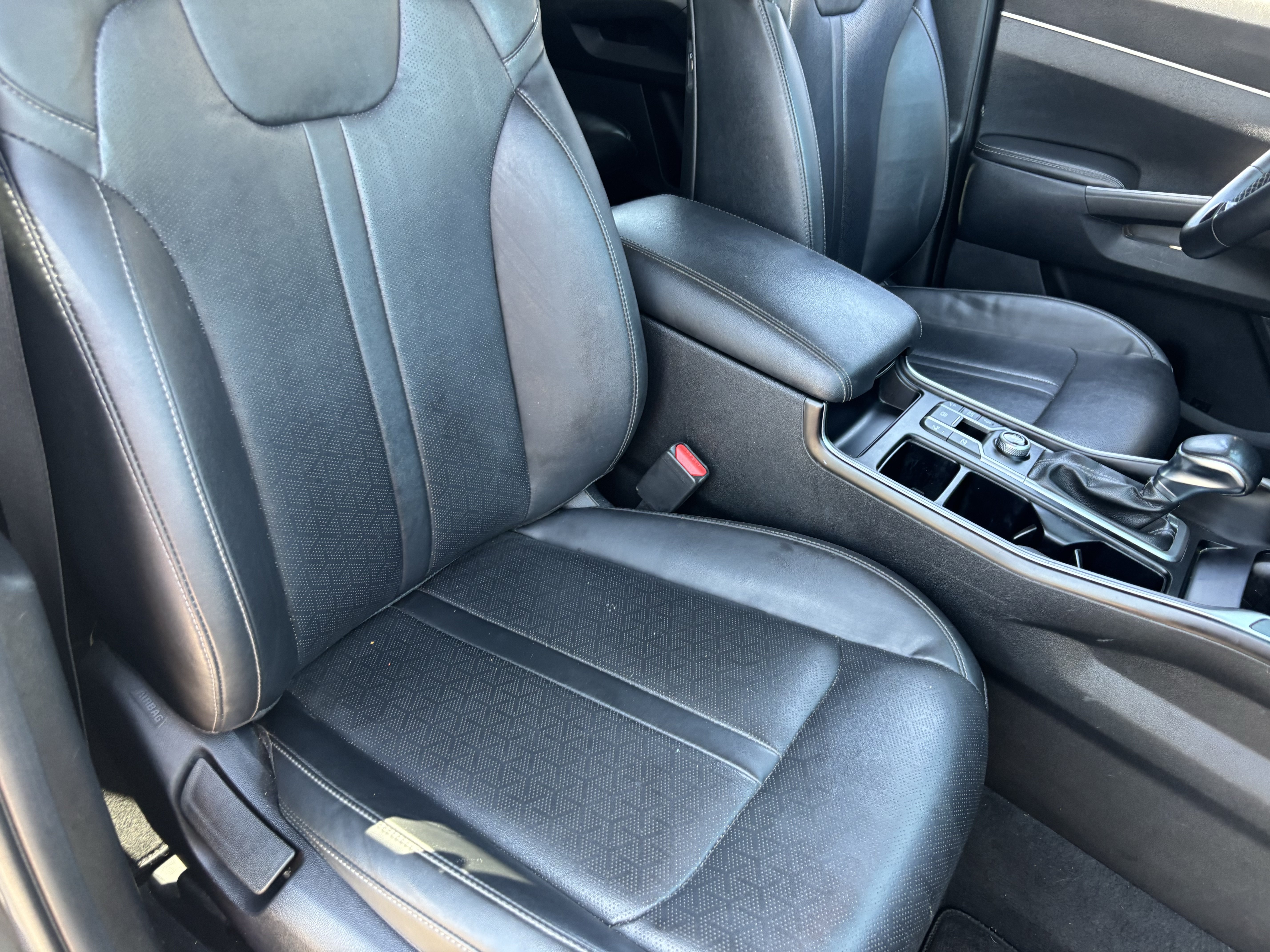 Certified 2022 Kia Sorento EX FWD image 8