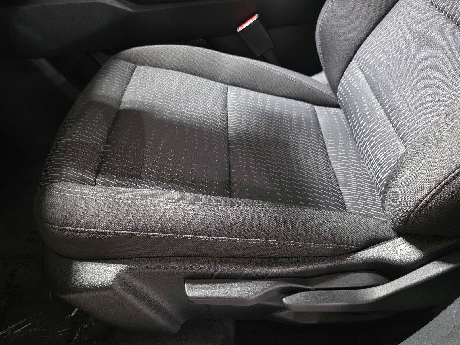 Used 2026 Chevrolet Equinox LT w/ Safety and Technology Package FWD image 23