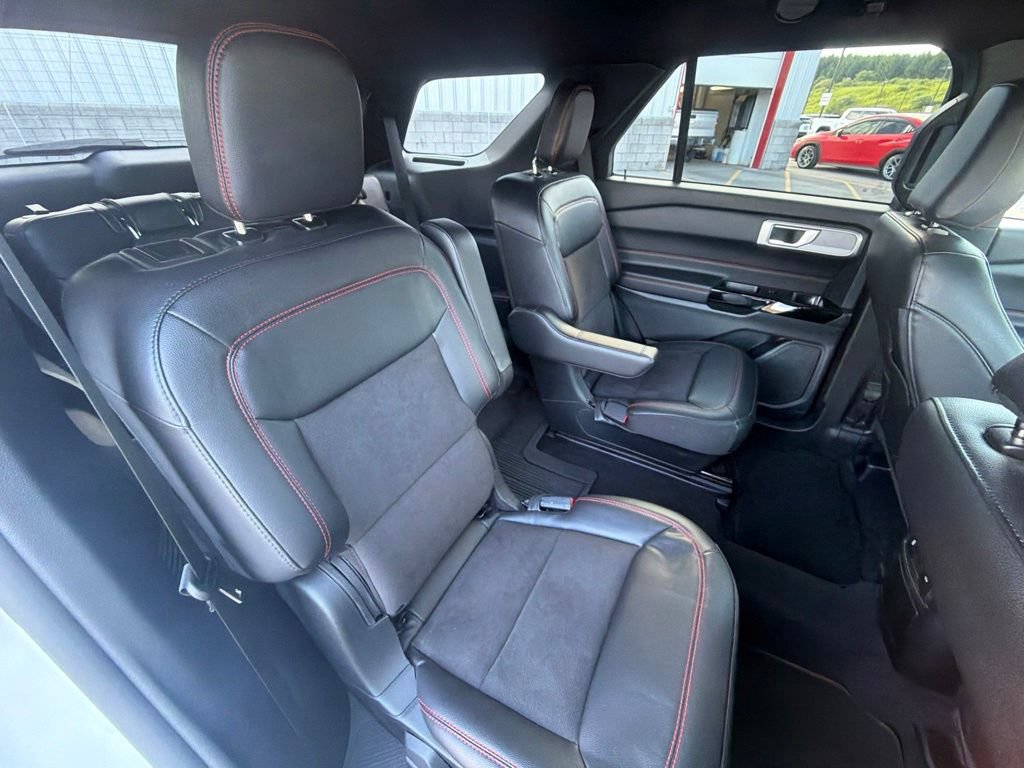 Used 2023 Ford Explorer ST-Line AWD/4WD image 49