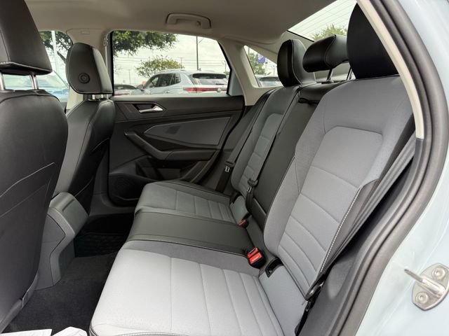 Used 2026 Volkswagen Jetta SE FWD image 26