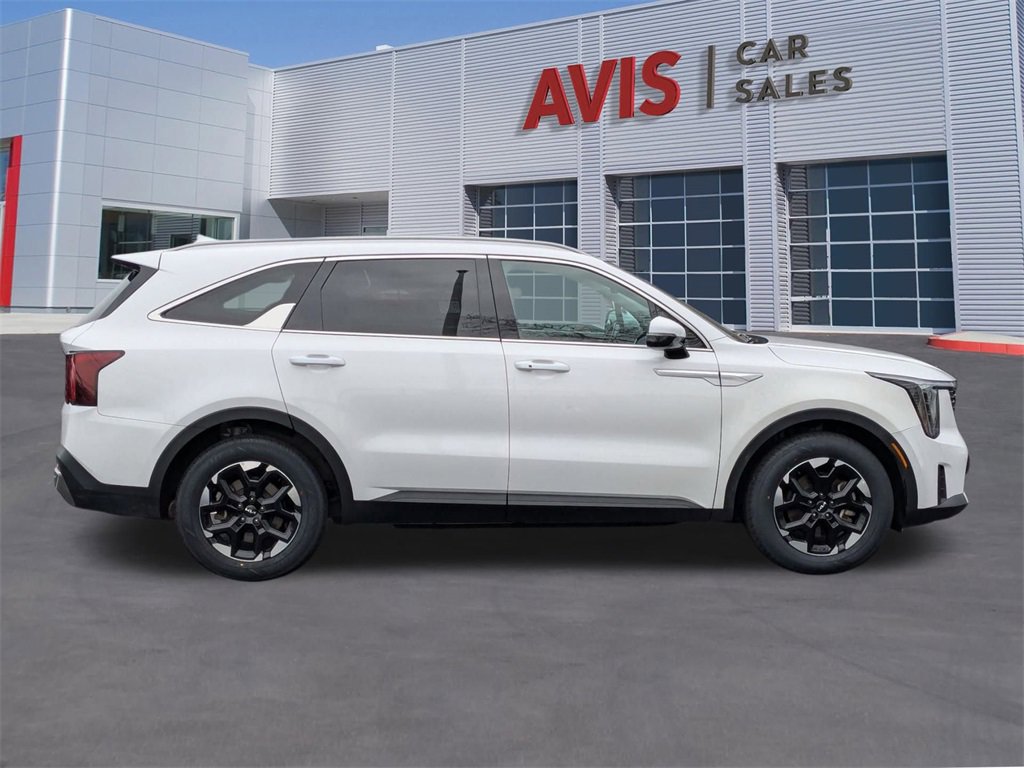 Used 2024 Kia Sorento S image 9