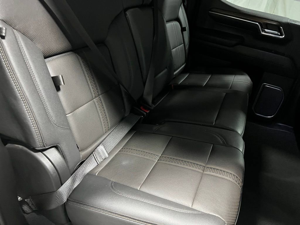 Used 2023 Chevrolet Silverado 1500 High Country image 13