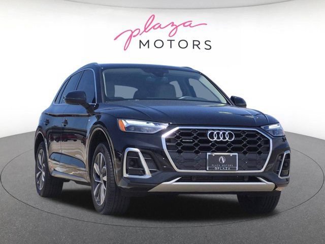 Used 2023 Audi Q5 2.0T Premium w/ Convenience Package AWD/4WD image 3