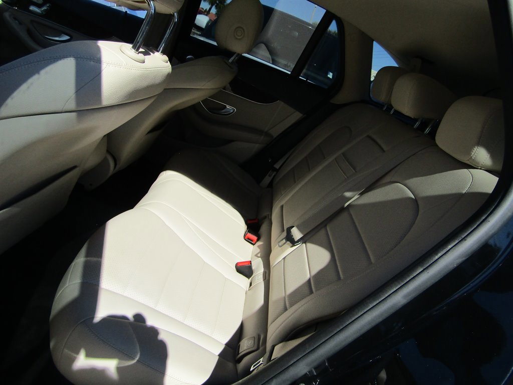 Used 2017 Mercedes-Benz GLC 300 image 8