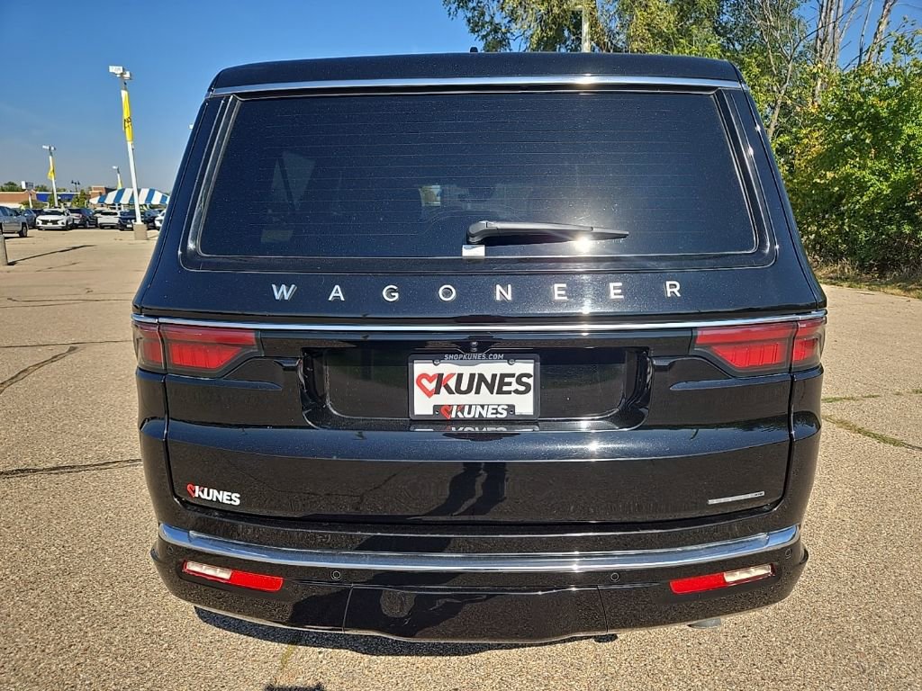 Used 2024 Jeep Wagoneer L Series II w/ Flexible Seating Group image 8