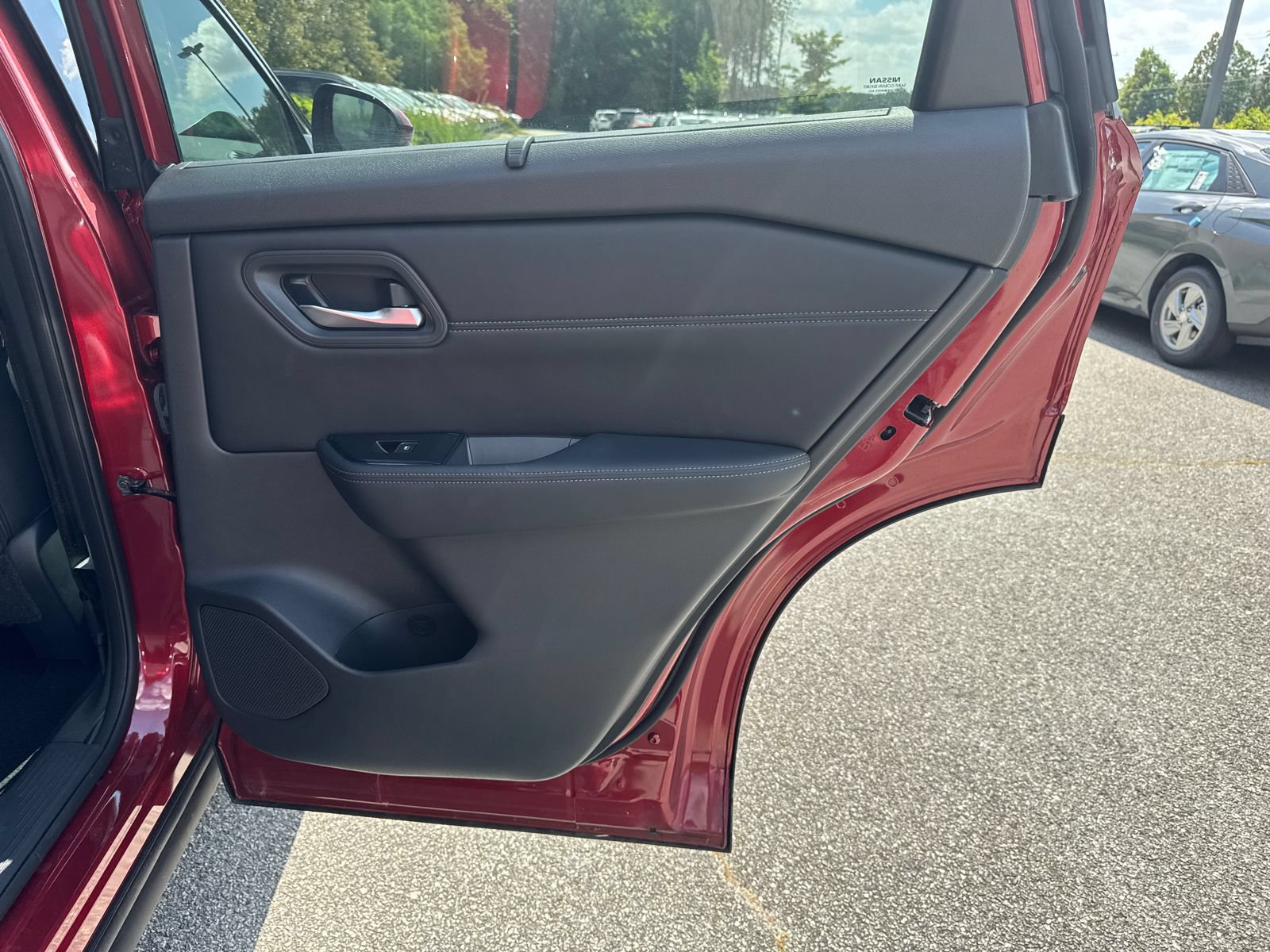 Used 2024 Nissan Rogue SL w/ SL Premium Package FWD image 16