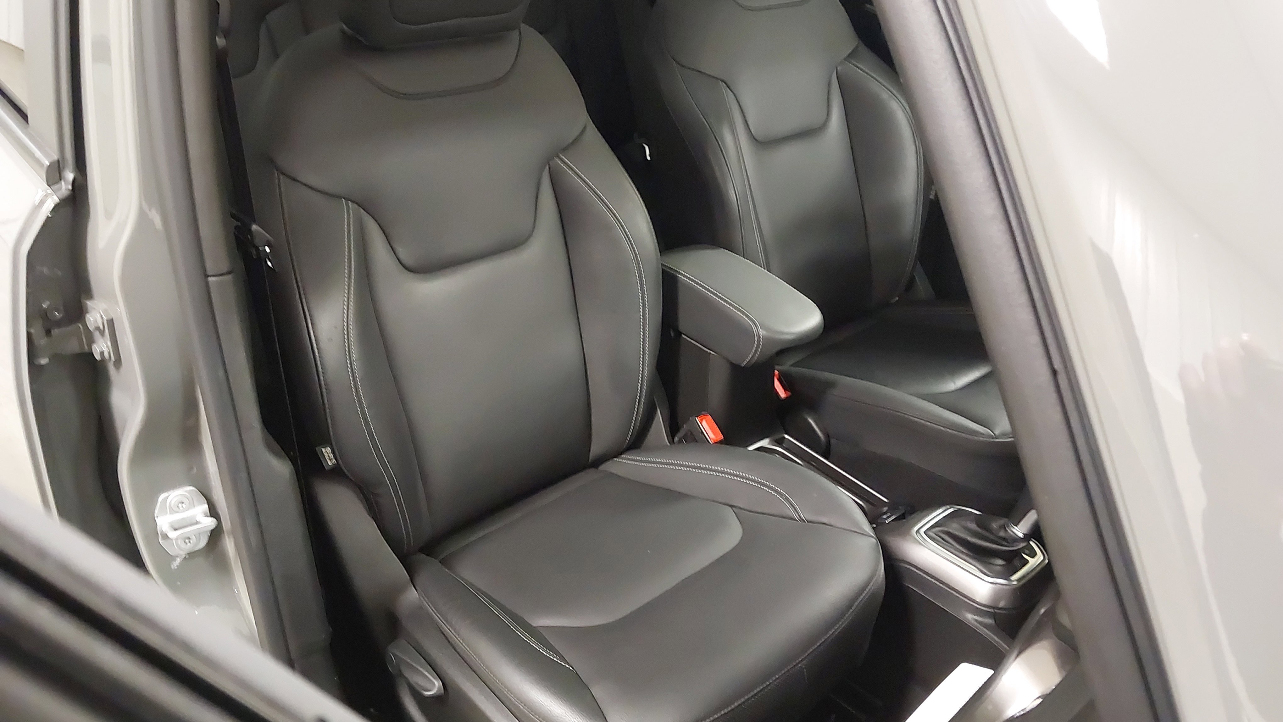Used 2022 Jeep Renegade Limited w/ Sun, Sound & Wheels Group AWD/4WD image 28