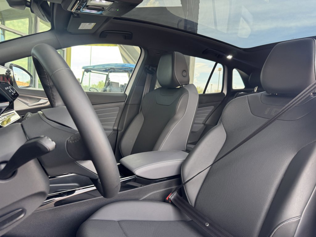 Used 2024 Volkswagen ID.4 S RWD image 32
