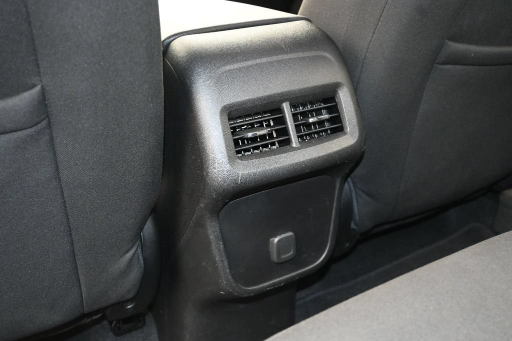 Used 2018 Chevrolet Equinox LT FWD image 17