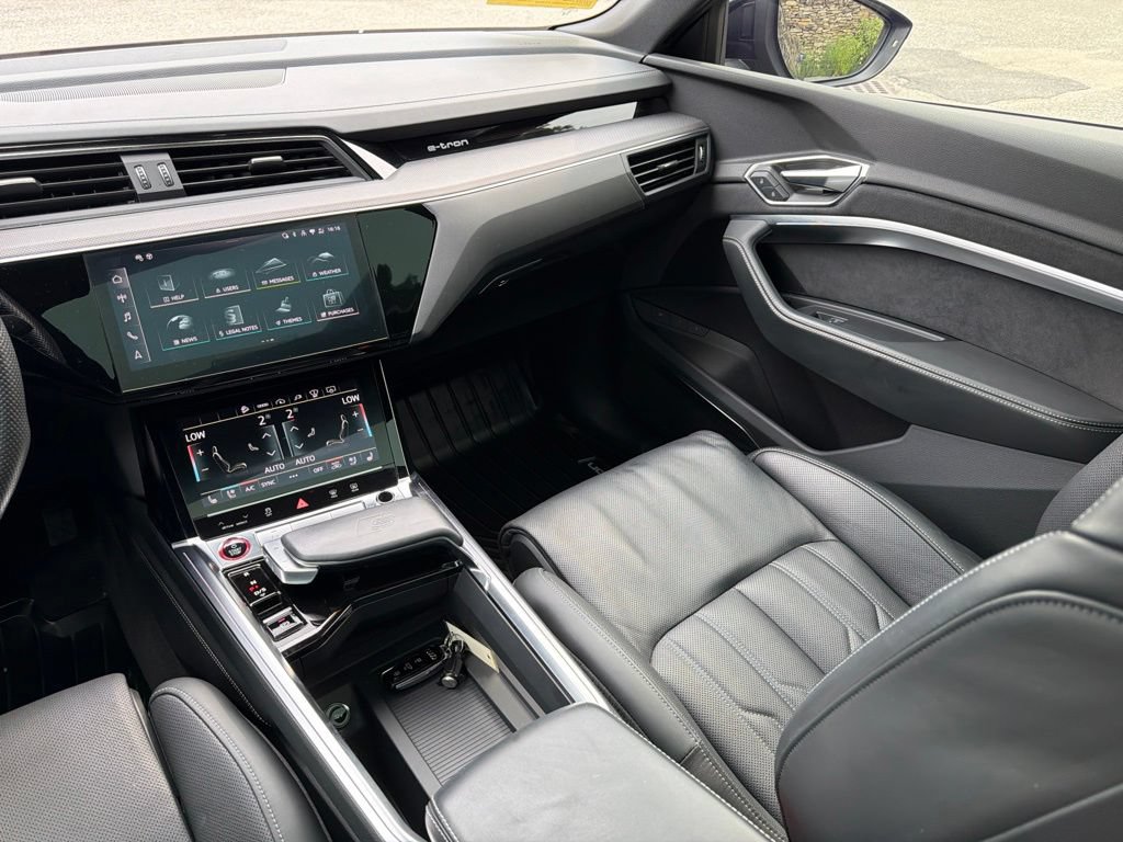 Used 2023 Audi e-tron S Prestige AWD/4WD image 29
