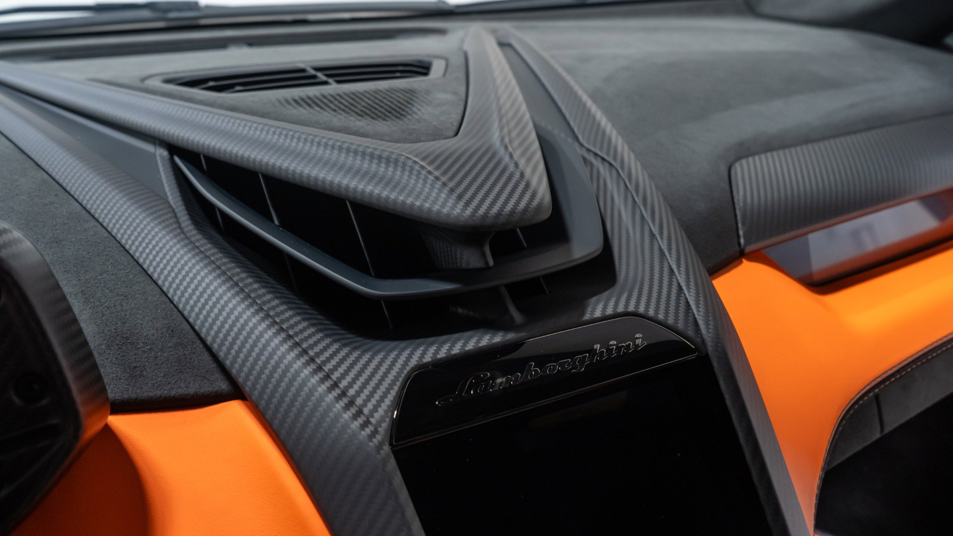 Used 2025 Lamborghini Revuelto image 56