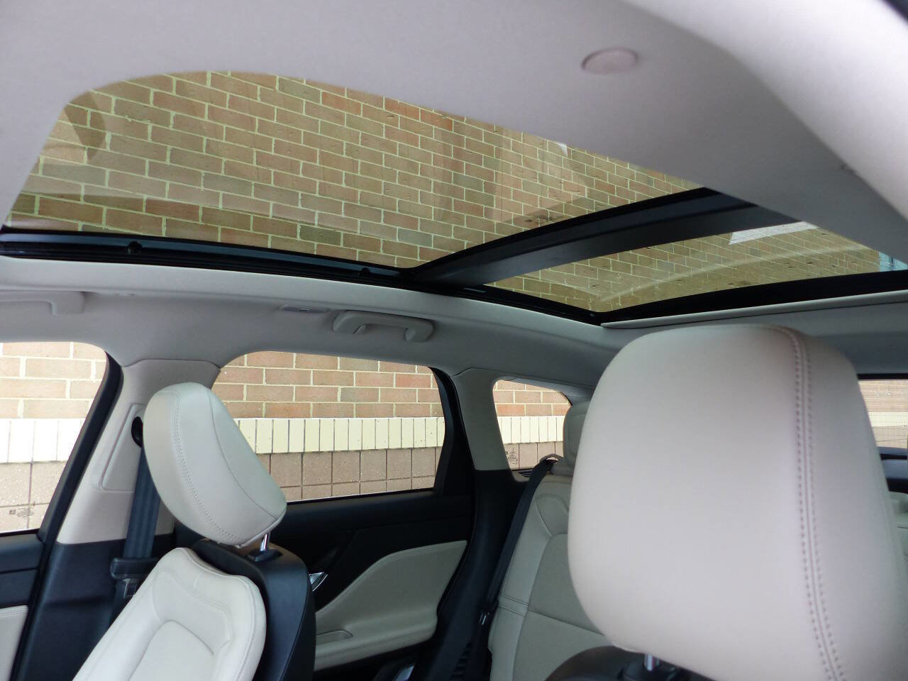 Used 2025 Lincoln Corsair Reserve w/ Equipment Group 202A image 33