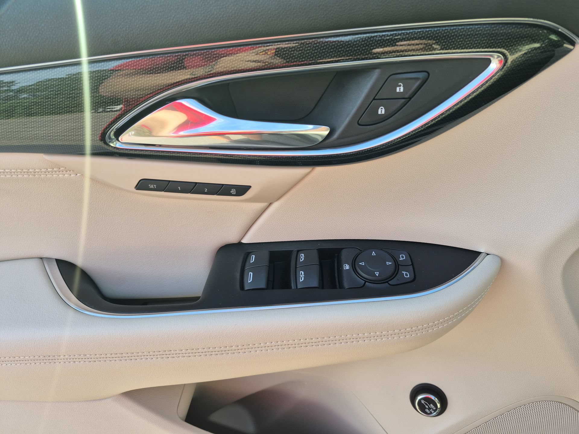 Used 2021 Buick Envision Essence w/ Technology Package I AWD/4WD image 24