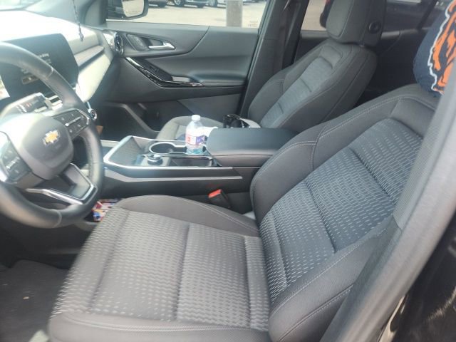 Used 2026 Chevrolet Equinox LT FWD image 8