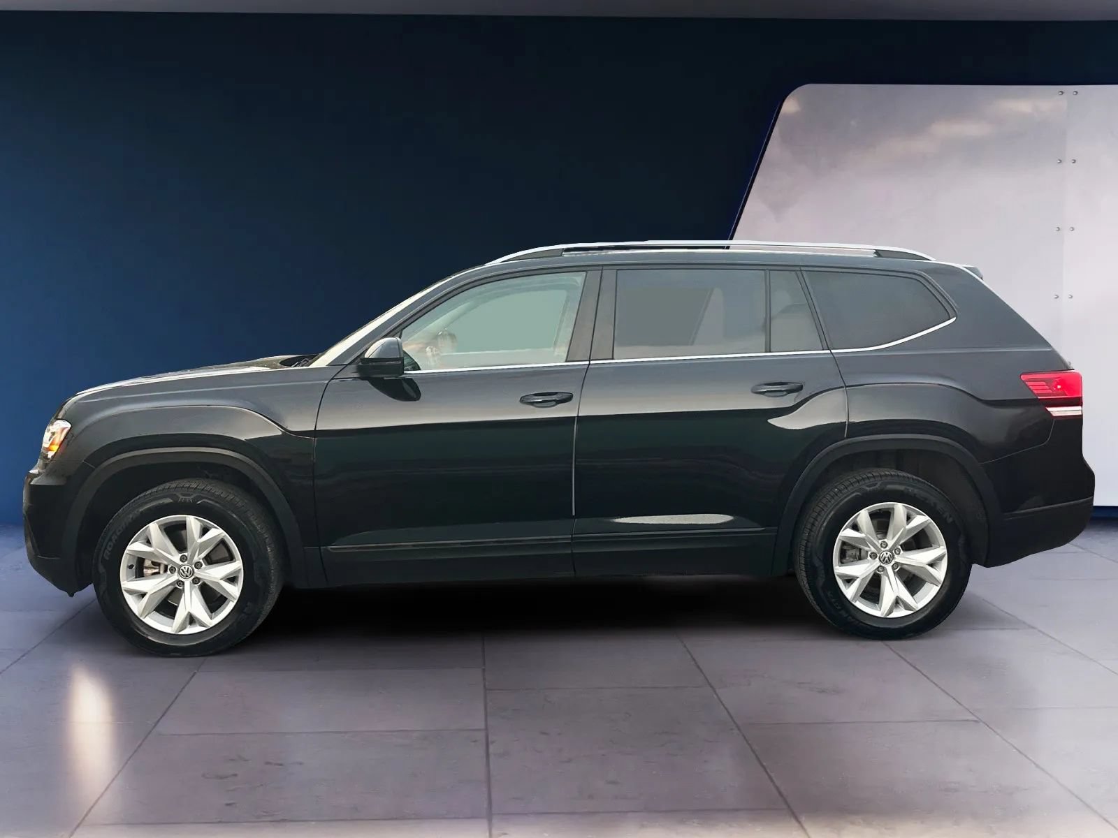 Used 2018 Volkswagen Atlas SE FWD image 2