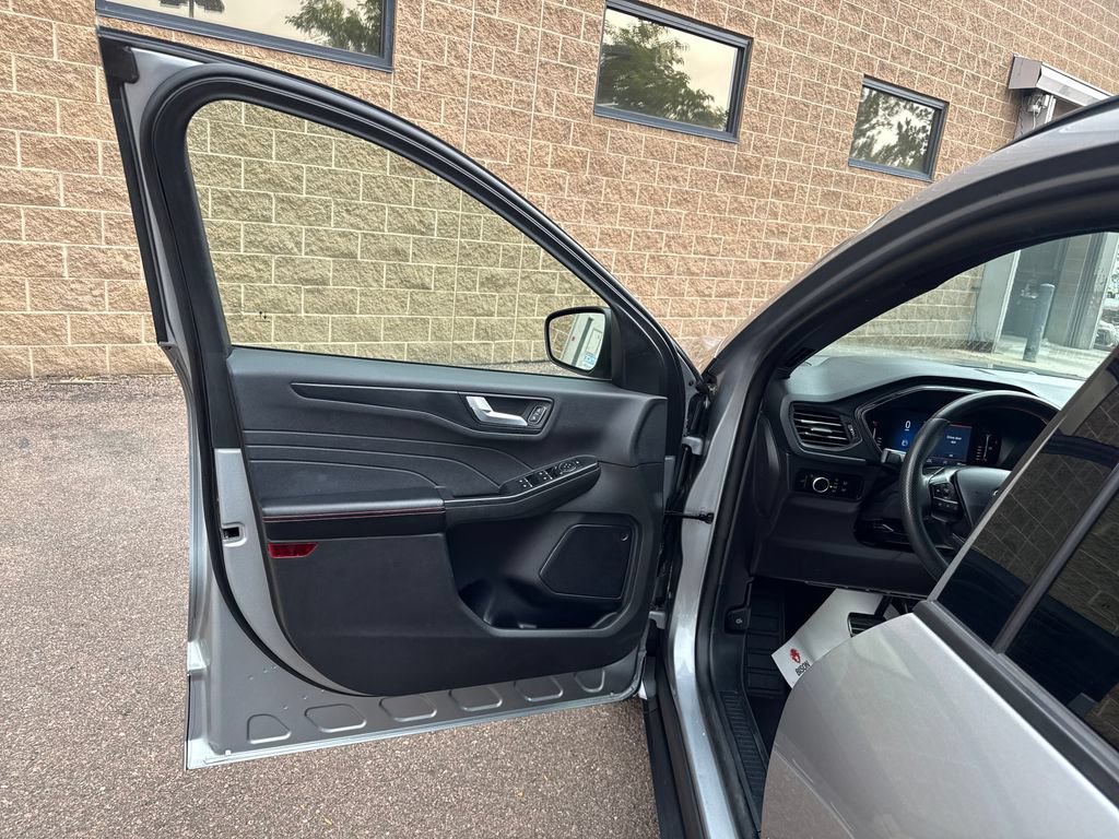Certified 2024 Ford Escape ST-Line AWD/4WD image 10