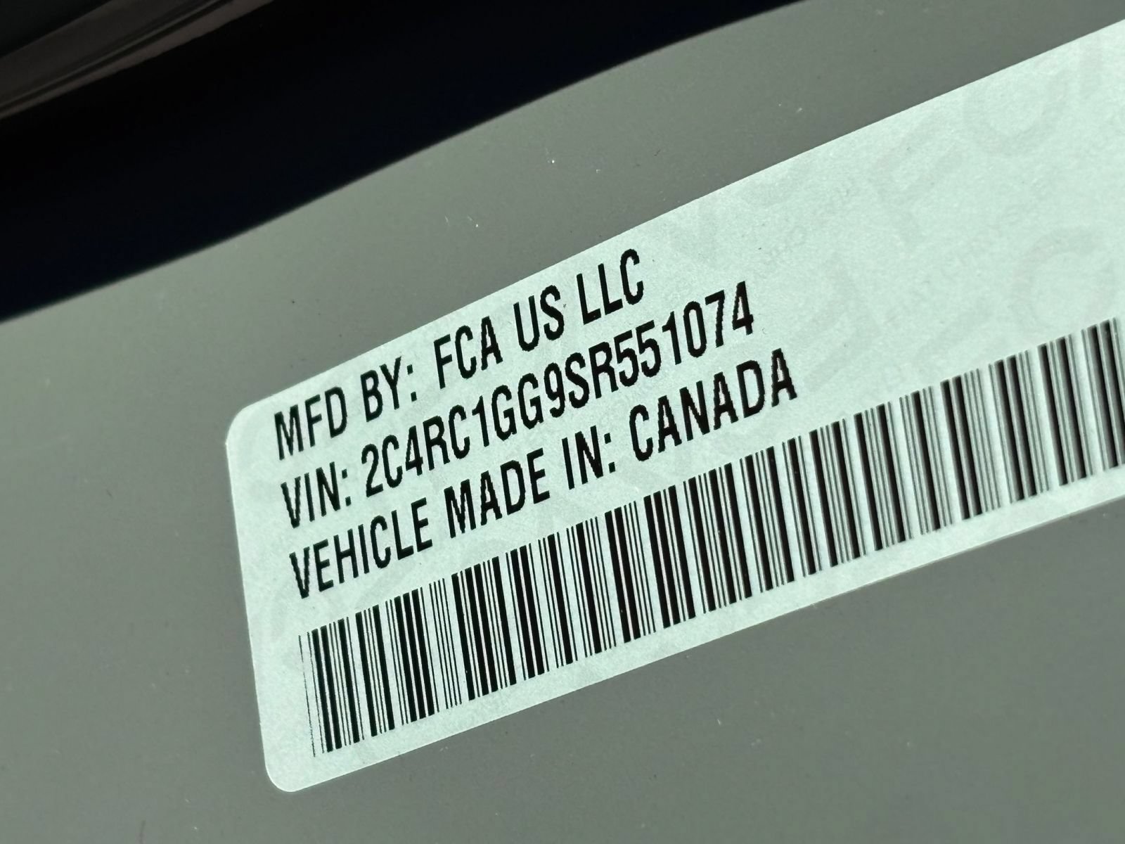 Used 2025 Chrysler Pacifica Limited FWD image 12