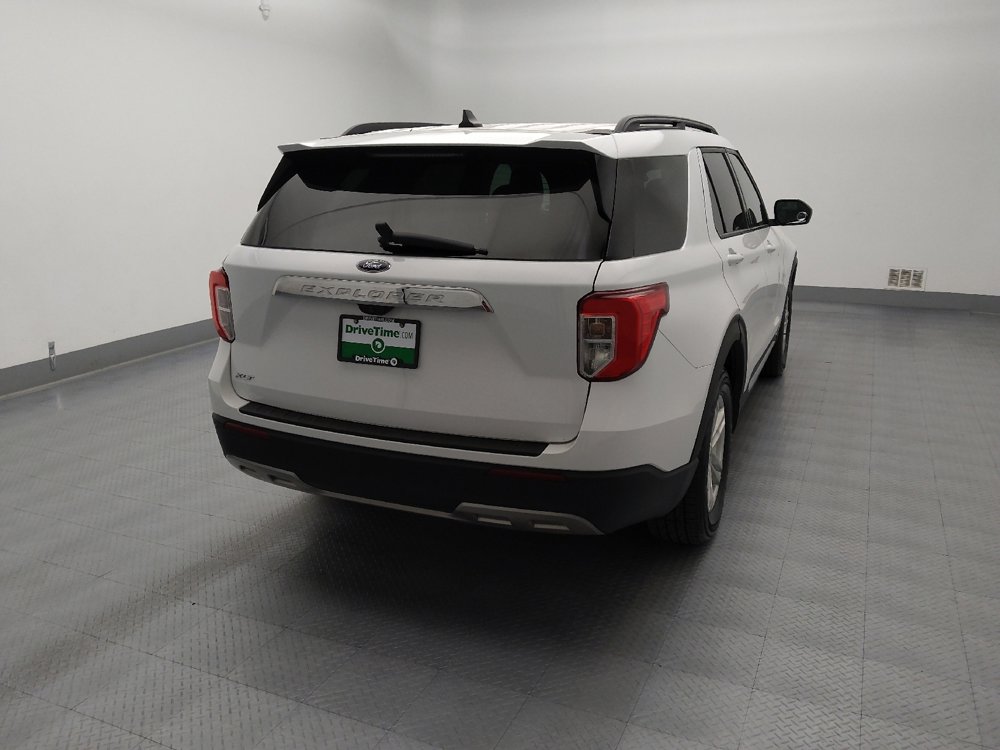 Used 2022 Ford Explorer XLT w/ Equipment Group 202A image 7