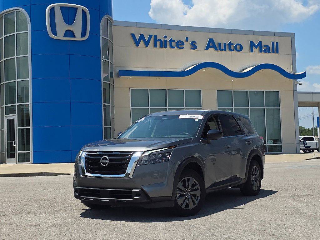Used 2023 Nissan Pathfinder S FWD image 2